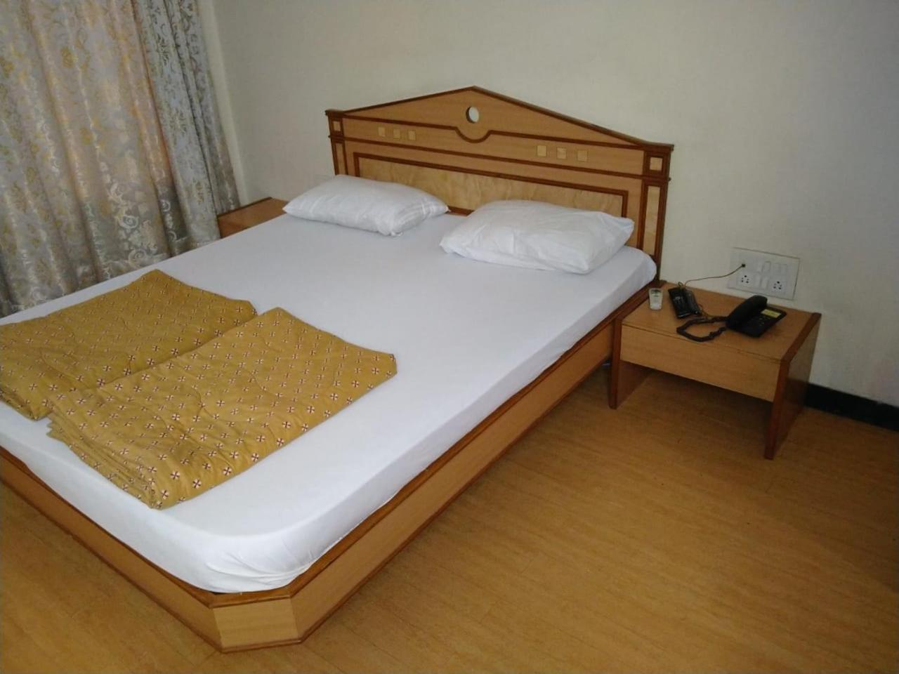 Pooja International Nashik Hotel Exterior photo