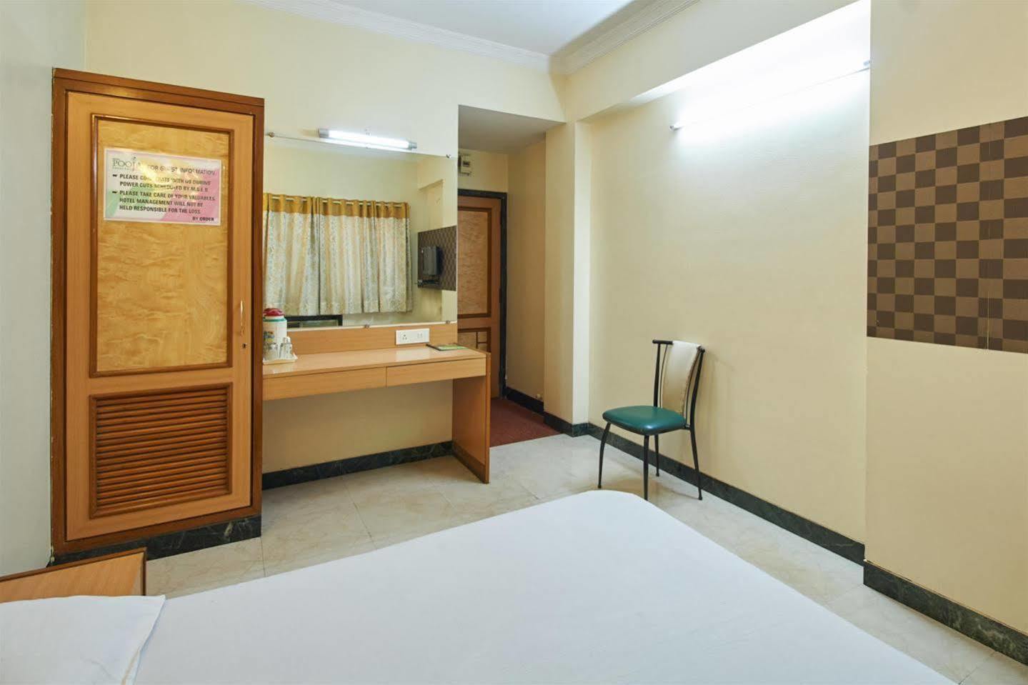 Pooja International Nashik Hotel Exterior photo